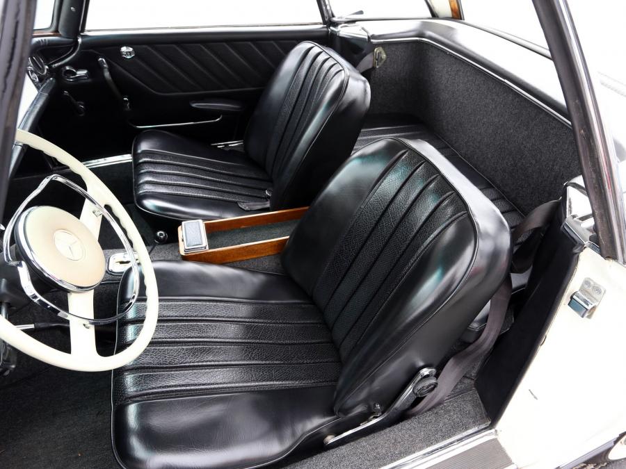 Mercedes-Benz 230 SL 1963 года  (US) (фото 5 из 9)